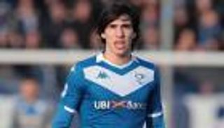 رد مستفز أفشل انضمام "بيرلو الجديد" لبرشلونة