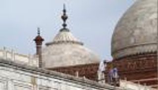 عواصف رعدية قوية في الهند تلحق أضرارا بـ"تاج محل"