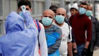قياس درجة الحرارة في أحد شوارع إسرائيل