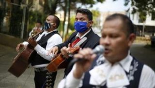 مجتمع المويسكا يقيم احتفالات سنوية على بحيرة جواتافيتا