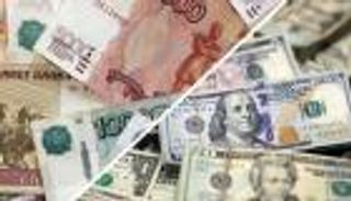 أكبر تراجع للدولار خلال 3 أشهر.. كورونا يعبث بسلة العملات 