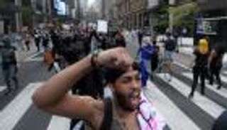 على وقع احتجاجات غير مسبوقة.. أمريكا تتأهب لتشييع فلويد