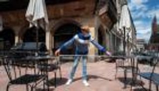 خطة فرنسا لتخفيف "حجر كورونا".. فتح المقاهي والمدارس بشروط