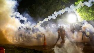 تصاعد أعمال العنف على خلفية مقتل فلويد - الفرنسية