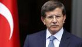 داود أوغلو مهاجما أردوغان بقوة: القانون يمتهن بفجاجة