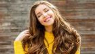 علاج الشعر التالف بالبلسم.. ملمس ناعم كالحرير