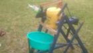 جائزة رئاسية لطفل صنع آلة لغسل اليدين في كينيا