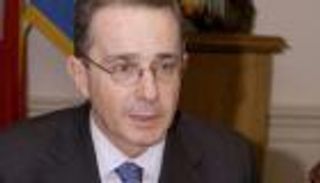 التحقيق مع رئيس كولومبيا الأسبق في قضية تجسس