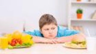 أسباب زيادة الوزن المفاجئ عند الأطفال.. و6 نصائح لمواجهته