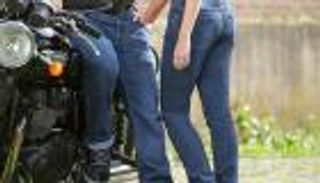 سراويل ضد "التمزق" لعشاق الدراجات النارية 