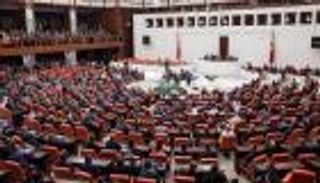 نظام أردوغان يسقط عضوية 3 نواب.. والمعارضة تندد
