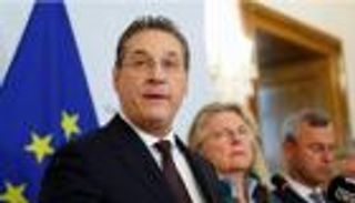 برلمان النمسا يحقق في "فضيحة" سياسية هزت البلاد