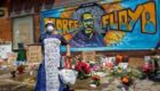 مفاجأة صادمة بتشريح فلويد.. كان مصابا بكورونا