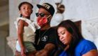 كيف أبلغت أرملة فلويد طفلته بمقتله؟.. لحظات قاسية