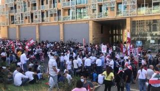 اللبنانيون يعاودون التظاهر مرة أخرى