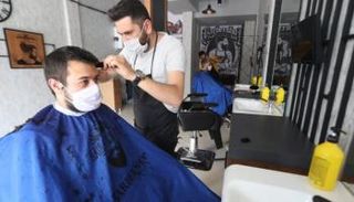 خطوات لتجنب عدوى كورونا عند الذهاب إلى الحلاق