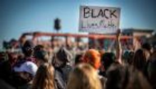 عمدة واشنطن تنضم للمظاهرات المنددة بمقتل "فلويد"