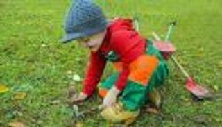 كيف ترسخ الممارسات الصديقة للبيئة لدى طفلك؟