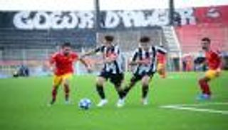من الملعب للسجن.. قصة التلاعب الأكبر بالدوري الجزائري