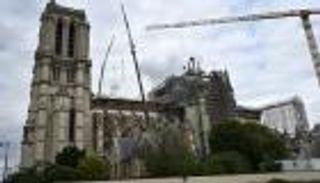 بدء تفكيك سقالات نوتردام.. 40 ألف قطعة حديد وزنها 200 طن