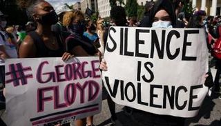 احتجاجات واسعة احتجاجا على مقتل فلويد - الفرنسية