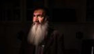 مذيع "الموتى" في أفغانستان.. 42 عاما مع أخبار الوفيات