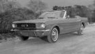 بالصور.. تاريخ وأجيال أشهر سيارة رياضية في العالم