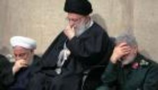 نظام إيران ينكمش.. غضب شعبي وأزمات