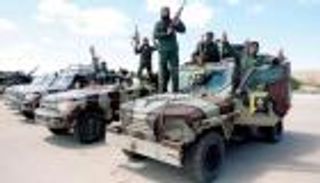 مليشيات موالية لتركيا تقصف منطقة سكنية غربي سرت الليبية