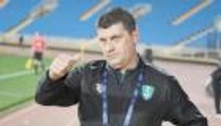 صفقة إنقاذ.. دفاع أهلي جدة حائر بين 6 لاعبين