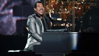  المغني الأمريكي ليونيل ريتشي