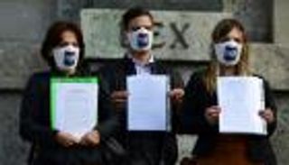 "قذائف اتهامات" إيطالية في معركة كورونا.. من قتل الضحايا؟