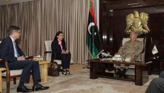 قائد الجيش الليبي والسفير الألماني