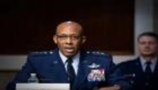 لأول مرة.. أمريكي من أصل أفريقي قائدا لسلاح الجو