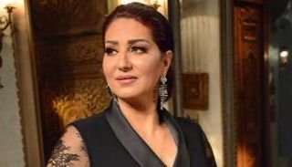 الفنانة المصرية وفاء عامر 