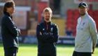 بالفيديو.. مدرب ليفربول يشرح تمارين المقعد المنزلي