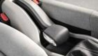 بالصور.. شاهد أغرب تصميمات وأماكن فرامل اليد بالسيارات