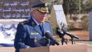 الرئيس الجزائري يقيل قائد القوات الجوية