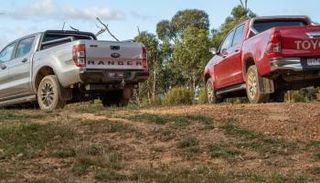  شاحنتا Toyota HiLux وFord Ranger
