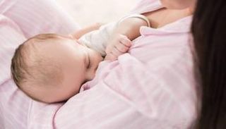 الأمهات المرضعات لا ينقلن فيروس كورونا المستجد إلى أطفالهن