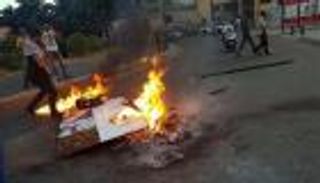 إصابة 8 خلال محاولة محتجين اقتحام مصرف لبنان بطرابلس