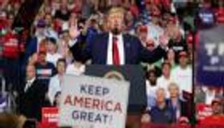 "نهاية العبودية" تغير حسابات ترامب قبل عودة تجمعاته الانتخابية