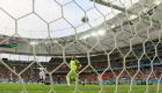 ذكرى رأسية المونديال التاريخية.. "سوبر مان" يمزق شباك الإسبان