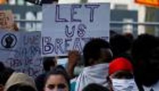 محكمة فرنسية تقضي: التظاهر وكورونا لا يتعارضان