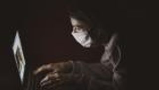 45 % من حالات كورونا دون أعراض.. الكمامة هي الحل