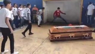 مارتينيز يسجل آخر أهدافه بعد وفاته