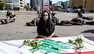 جانب من احتجاجات لبنان - الفرنسية