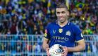 الأسد حمدالله يرعب المنافسين قبل عودة الدوري السعودي