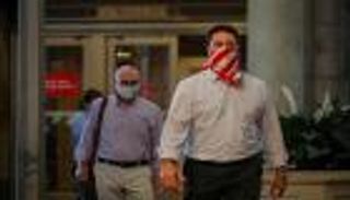 شبح كورونا يخيم على "وول ستريت" من جديد