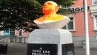 تخريب تمثال نصفي للجنرال ديجول في فرنسا